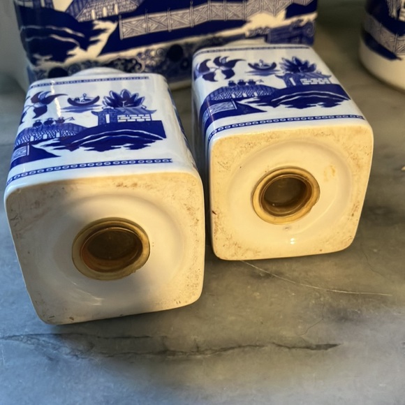 Blue Willow Pagoda Set - Picture 7 of 10